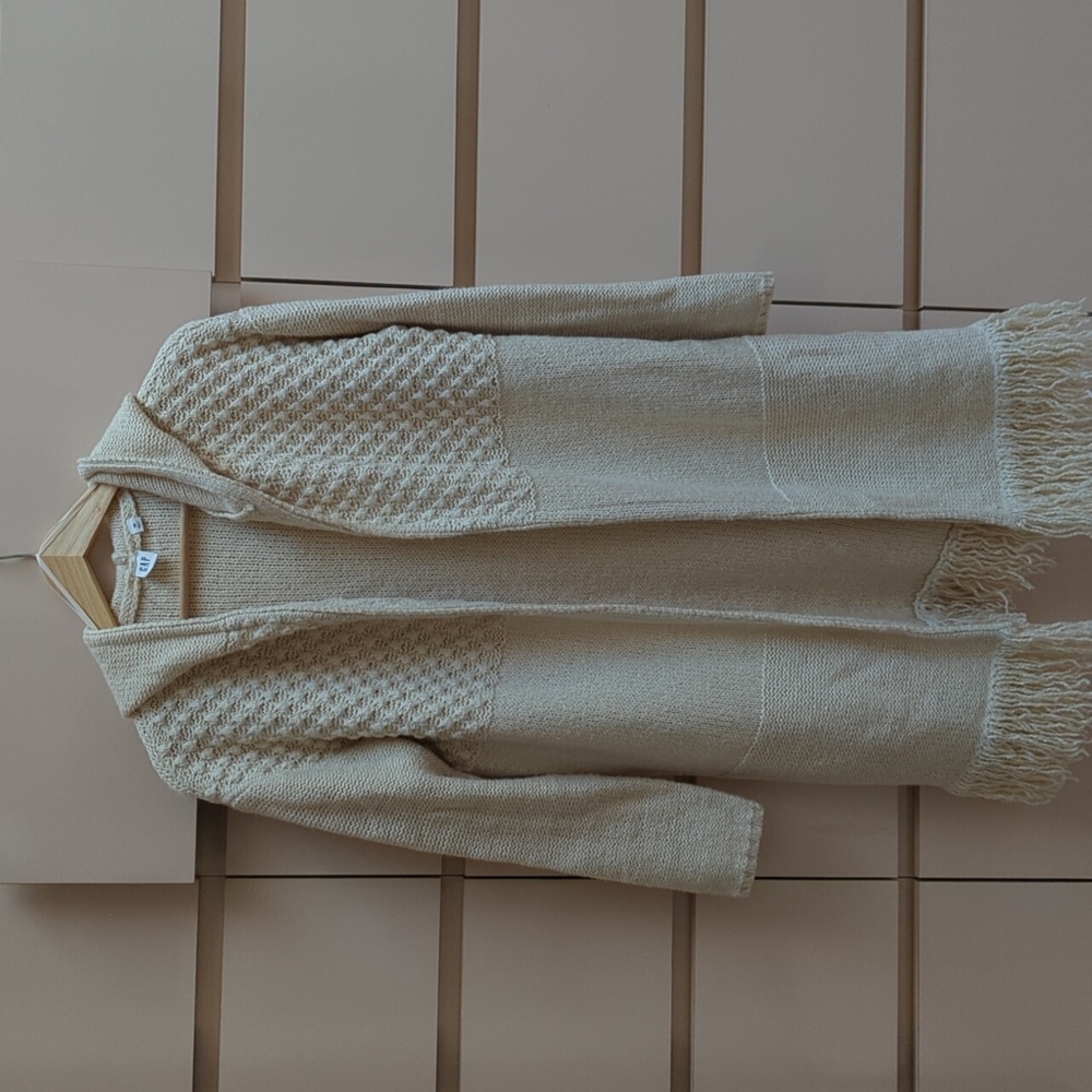 Gap cream colored coatigan